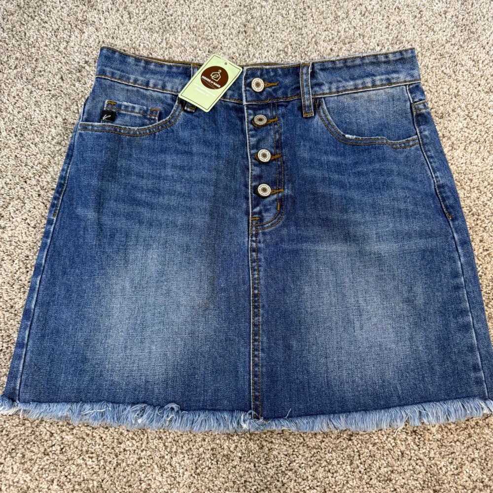 KanCan Bella Denim‎ Mini Skirt Medium Wash Button Fly Frayed Hem NEW Size M